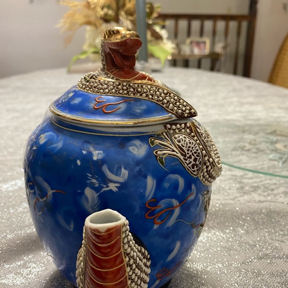 MORIAGE PORCELAIN DRAGON TEA POT - Picture 2 of 7